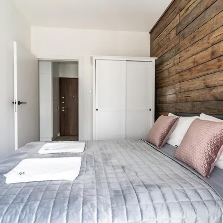 Apartment Mennica - Golden - Center